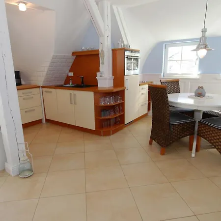 Mueggenburger Weg 35 Oben Rechts * Zingst